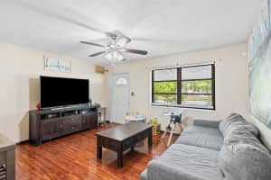 2710 NE 9th Ave, Pompano Beach, FL 33064 Sold 09/23/24