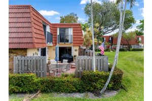 9952 NW 6th Pl, Plantation, FL 33324 Sold 09/09/24