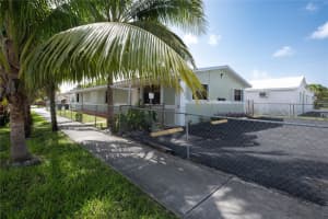 745 SW 5th St, Hollywood, FL 33004 Sold 10/11/24