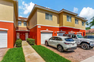 3315 Palomino Dr 413-4, Hollywood, FL 33024 Sold 02/28/25