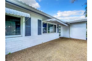 8220 NW 16th St, Plantation, FL 33322 Sold 08/27/24