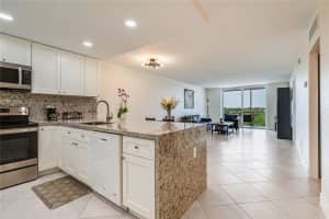 1830 Dixieanna St 602, Hollywood, FL 33020 Sold 09/27/24