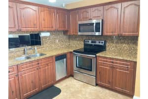 7631 NW 88th Cir, Tamarac, FL 33321 Sold 09/16/24