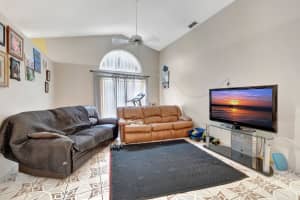 823 E Palm Run Dr, North Lauderdale, FL 33068 Sold 02/24/25