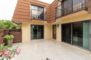 2822 N Waterford Drive, Deerfield Beach, FL 33442 Sold 10/07/24