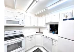 6161 NW 57th Ct 108, Tamarac, FL 33319 Sold 12/06/24