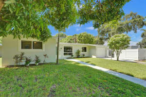 965 Pine Ridge Dr, Plantation, FL 33317 Sold 10/08/24