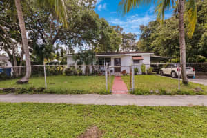 3320 SW 32nd Ave, West Park, FL 33023 Sold 09/13/24