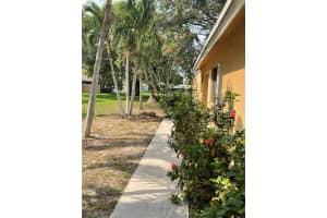 1 W Chesterfield Dr, Boynton Beach, FL 33426 Sold 11/04/24