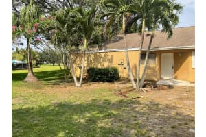 1 W Chesterfield Dr, Boynton Beach, FL 33426 Sold 11/04/24