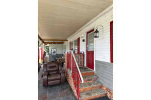 8570 SW 23rd Pl, Davie, FL 33324 Sold 09/04/24