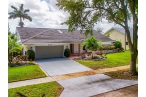355 Woodlake Ln, Deerfield Beach, FL 33442 Sold 02/24/25