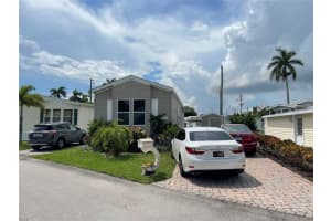 8517 SW 16th St, Davie, FL 33324 Sold 10/04/24