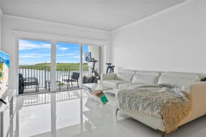 300 Bayview Dr 404, Sunny Isles Beach, FL 33160 Sold 12/24/24