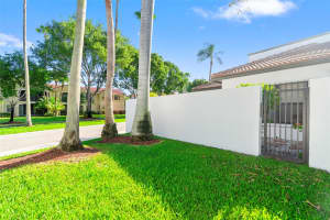 602 SW 158th Ter, Pembroke Pines, FL 33027 Sold 10/21/24