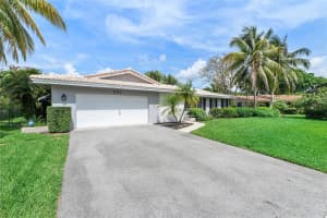 921 SW 75th Ter, Plantation, FL 33317 Sold 12/13/24