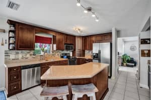 6926 Dearborn Pl, Boynton Beach, FL 33437 Sold 09/03/24