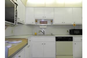 4330 Hillcrest Dr 402, Hollywood, FL 33021 Sold 10/21/24