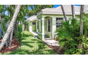 2736 Arrowwood Ct, Davie, FL 33328 Sold 09/09/24
