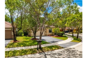 950 Bluewood Ter, Weston, FL 33327 Sold 02/05/25