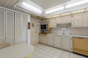 400 Diplomat Pkwy 403, Hallandale Beach, FL 33009 Sold 09/27/24