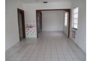 432 NW 32nd Ct, Miami, FL 33125 Sold 12/27/24