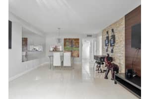 5100 Washington St 104, Hollywood, FL 33021 Sold 10/04/24
