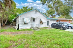 704 SW Pine Ave, Stuart, FL 34994 Sold 10/04/24