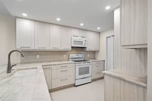 2901 S Palm Aire Dr 106, Pompano Beach, FL 33069 Sold 01/17/25