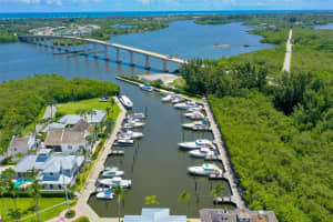 9260 E Marsh Island Dr, Vero Beach, FL 32963 - MLS#F10454637