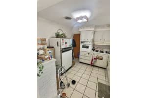 201 SW 70th Ter, Pembroke Pines, FL 33023 Sold 09/10/24