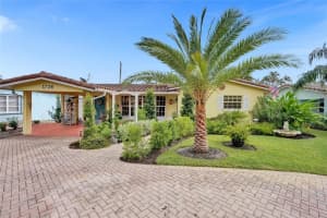 1736 NW 39th St, Oakland Park, FL 33309 Sold 10/28/24