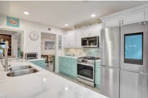 1736 NW 39th St, Oakland Park, FL 33309 Sold 10/28/24