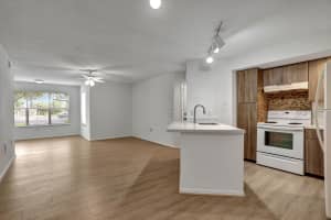 13090 Vista Isles Dr 118, Plantation, FL 33325 Sold 12/03/24