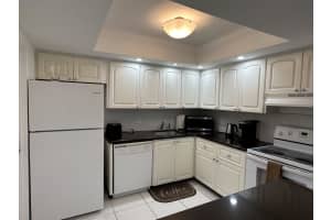 2101 S Ocean Dr 1902, Hollywood, FL 33019 Sold 10/21/24