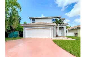 4001 W Silverado Cir, Hollywood, FL 33024 Sold 09/16/24