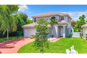 4001 W Silverado Cir, Hollywood, FL 33024 Sold 09/16/24