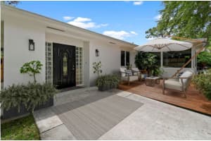8265 S Virginia Ave, Palm Beach Gardens, FL 33418 Sold 09/27/24