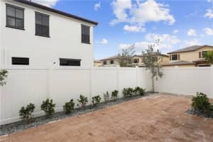 10305 W 33rd Way 10305, Hialeah, FL 33018 Sold 04/14/25