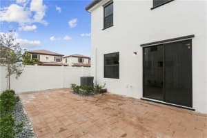 10305 W 33rd Way 10305, Hialeah, FL 33018 Sold 04/14/25