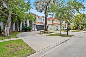 16535 NW 13th Ct, Pembroke Pines, FL 33028 Sold 08/20/25