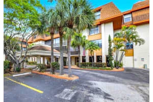 671 NE 195th St 414E, Miami, FL 33179 Sold 11/18/24