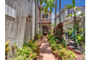 10800 NW 10th St, Plantation, FL 33322 Sold 09/30/24