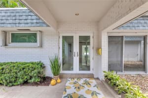 5707 WHITE HICKORY CIR, Tamarac, FL 33319 Sold 09/19/24