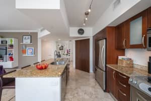 19900 E COUNTRY CLUB DR 520, Aventura, FL 33180 Sold 10/09/24