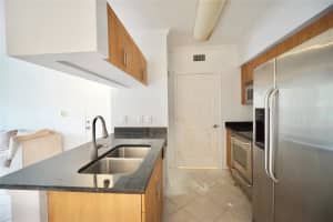 6559 Emerald Dunes Dr 102, West Palm Beach, FL 33411 Sold 09/17/24