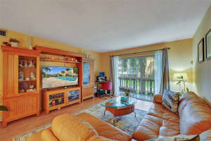 233 NE 14th Ave 203, Hallandale Beach, FL 33009 Sold 01/08/25