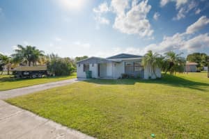 716 NW 7th Ct, Florida City, FL 33034 Sold 05/15/25