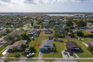 716 NW 7th Ct, Florida City, FL 33034 Sold 05/15/25