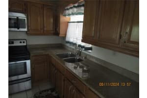 10442 Sunrise Lakes Blvd 111, Sunrise, FL 33322 Sold 02/18/25